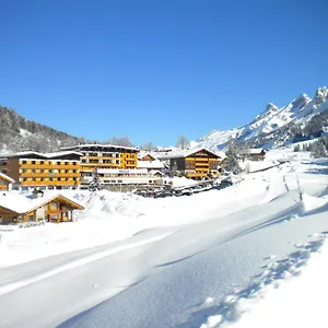 Azureva Les Confins 2*, La Clusaz France